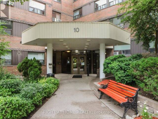 117 - 10 SUNRISE AVENUE Toronto Ontario, M4A 2R1