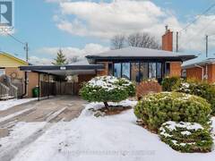 65 MOOREGATE AVENUE Toronto Ontario, M1K 3V9