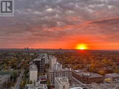 2705 - 185 ROEHAMPTON AVENUE Toronto Ontario, M4P 0C6