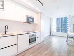 1811 - 108 PETER STREET Toronto Ontario, M5V 0W2