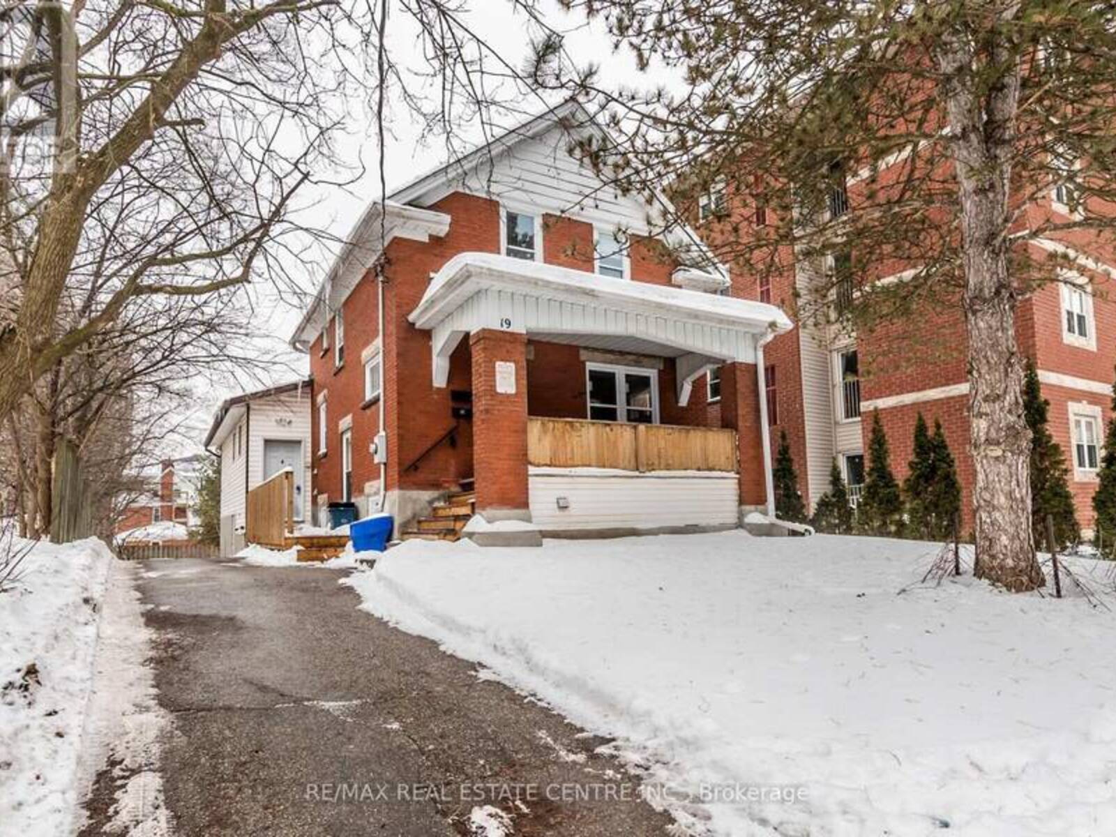 19 BRICKER AVENUE, Waterloo, Ontario N2L 3B3