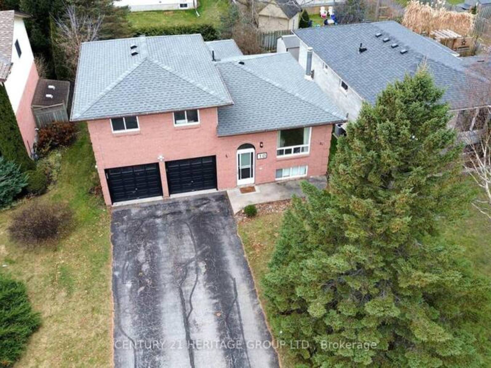 10 HAWKINS STREET, Georgina, Ontario L0E 1R0