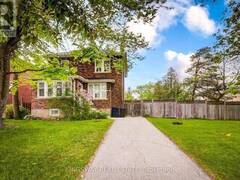 17 MULHOLLAND AVENUE Toronto Ontario, M6A 2S1