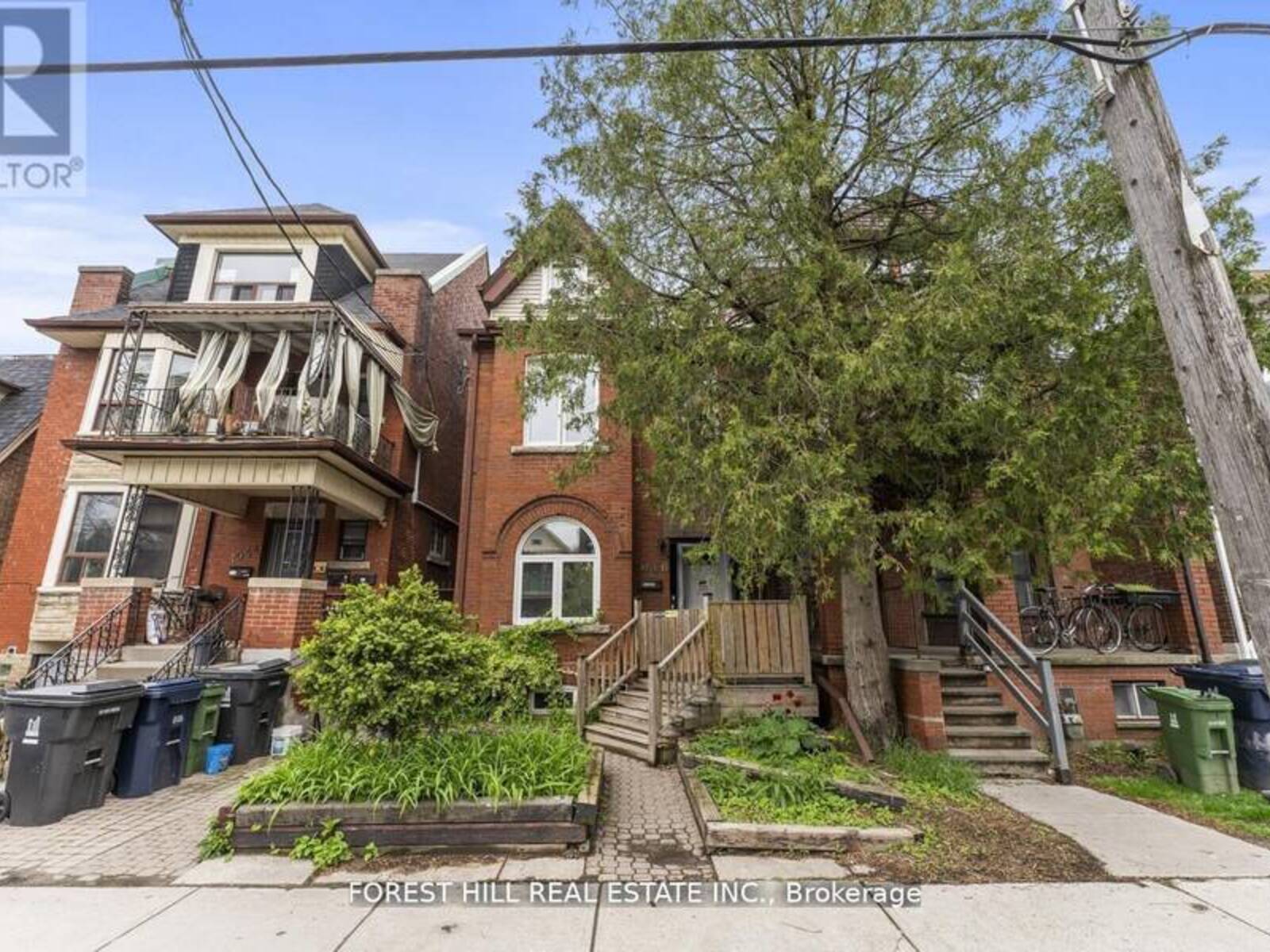 1046 DOVERCOURT ROAD, Toronto, Ontario M6H 2X8