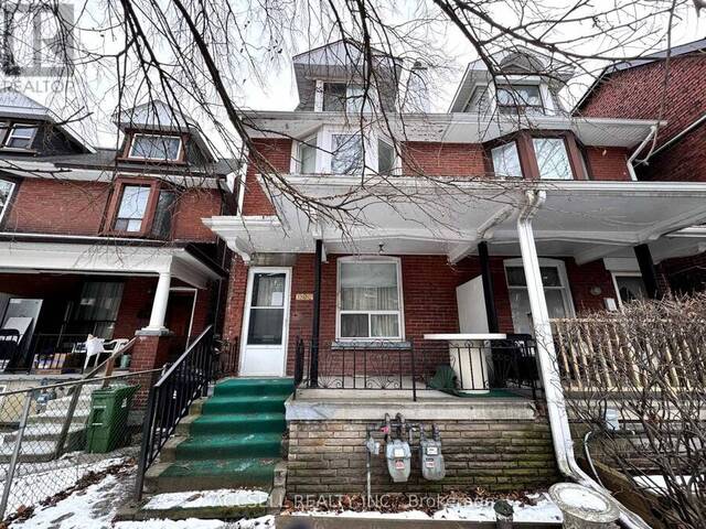 101 MARCHMOUNT ROAD Toronto Ontario, M6G 2B2