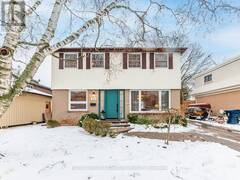 23 BOURNVILLE DRIVE Toronto Ontario, M1E 1C3