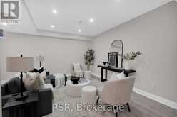 15 WENDERLY DRIVE | Aurora Ontario | Slide Image Twelve