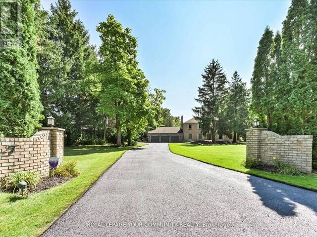 7 SKYVIEW LANE Aurora Ontario, L4G 6W5