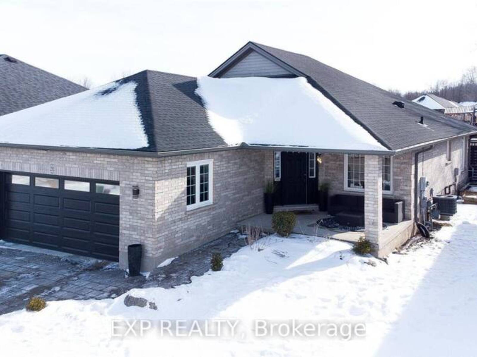 292 THORN DRIVE, Strathroy-Caradoc, Ontario N7G 4E1