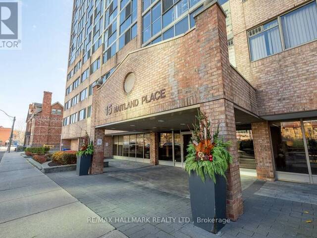 905 - 15 MAITLAND PLACE Toronto Ontario, M4K 1R3 - 2 Bedrooms Condo For Sale