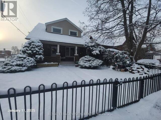 33 ADELAIDE AVENUE W Oshawa Ontario, L1G 1Y4 - 3 Bedrooms Home For Sale