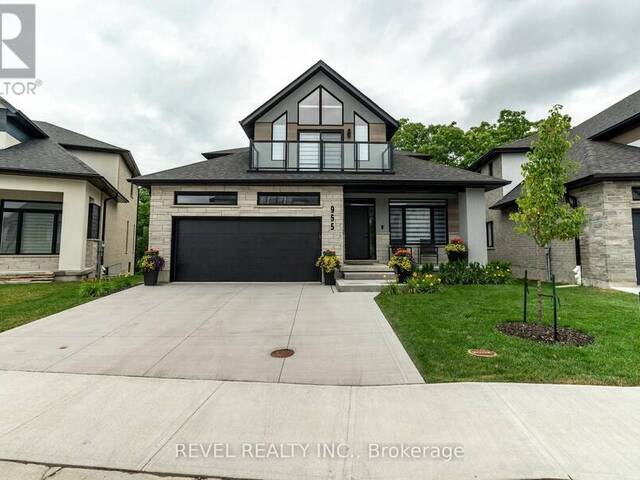 13 - 955 STONECLIFFE WALK Kitchener Ontario, N2P 0K5