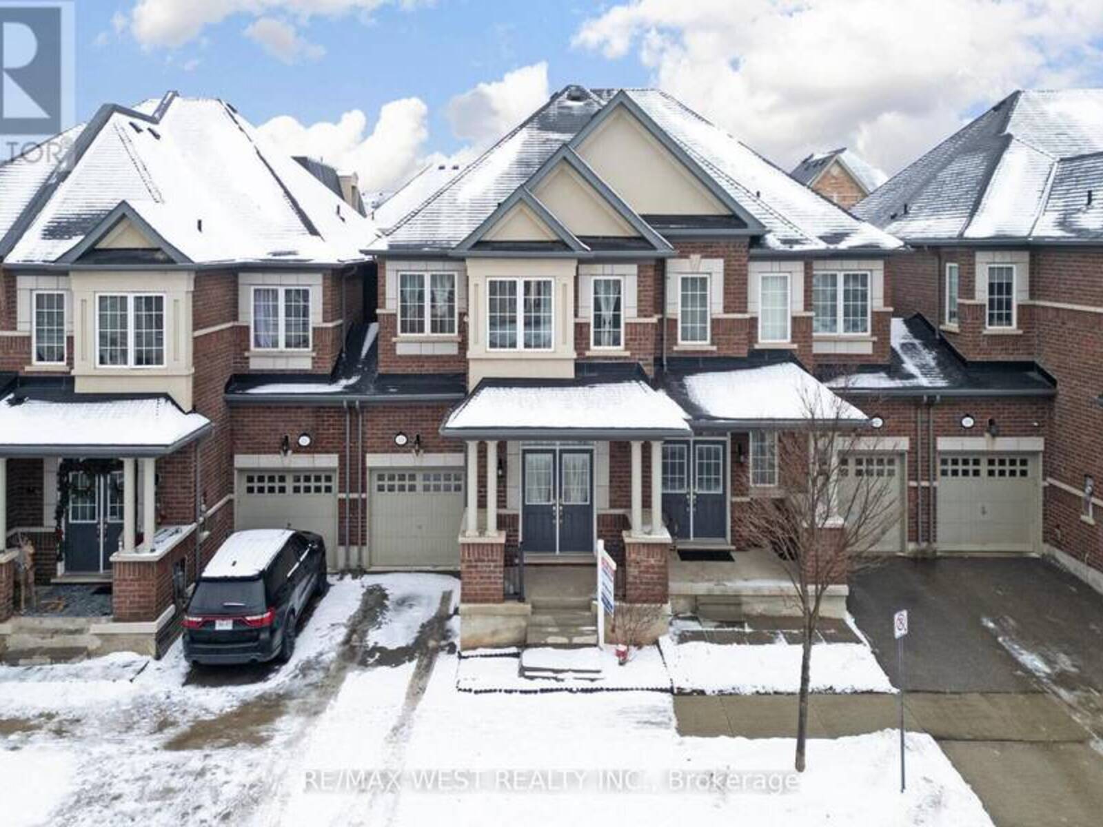 213 SARAH CLINE DRIVE, Oakville, Ontario L6M 0T8