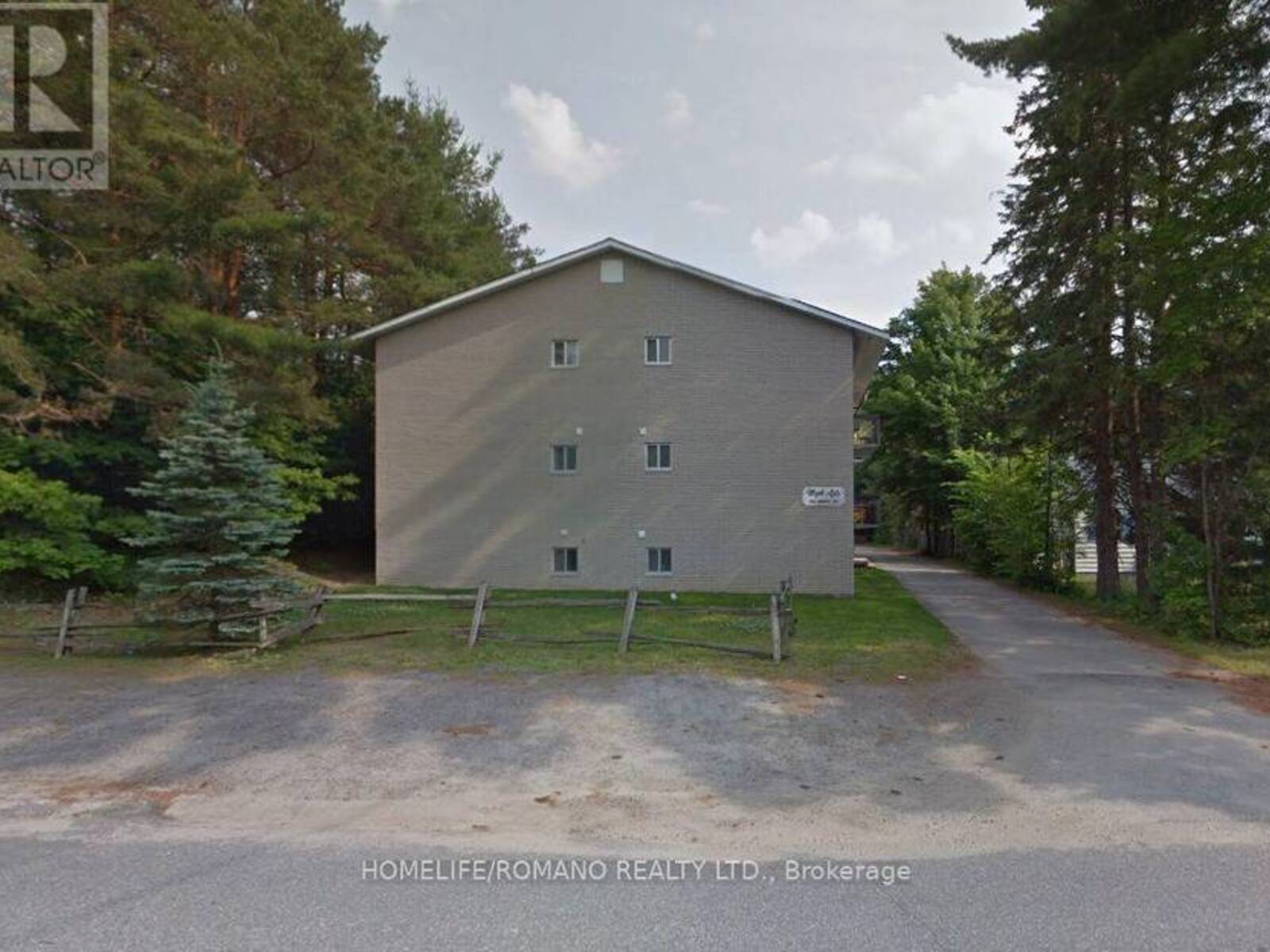 210 MAPLE STREET, Bracebridge, Ontario P1L 1N2