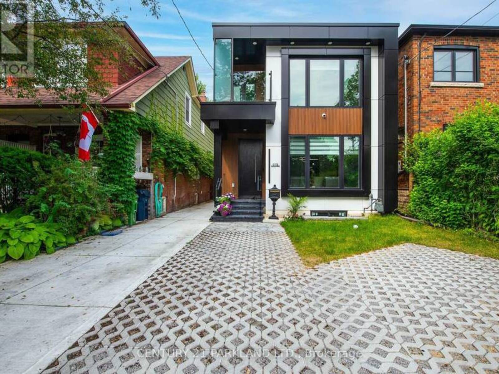 978 CARLAW AVENUE, Toronto, Ontario M4K 3M1