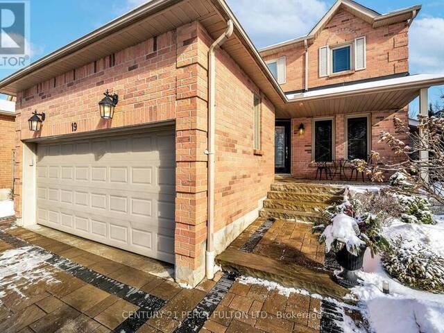 19 RIVERWOOD STREET Whitby Ontario, L1R 1Y1