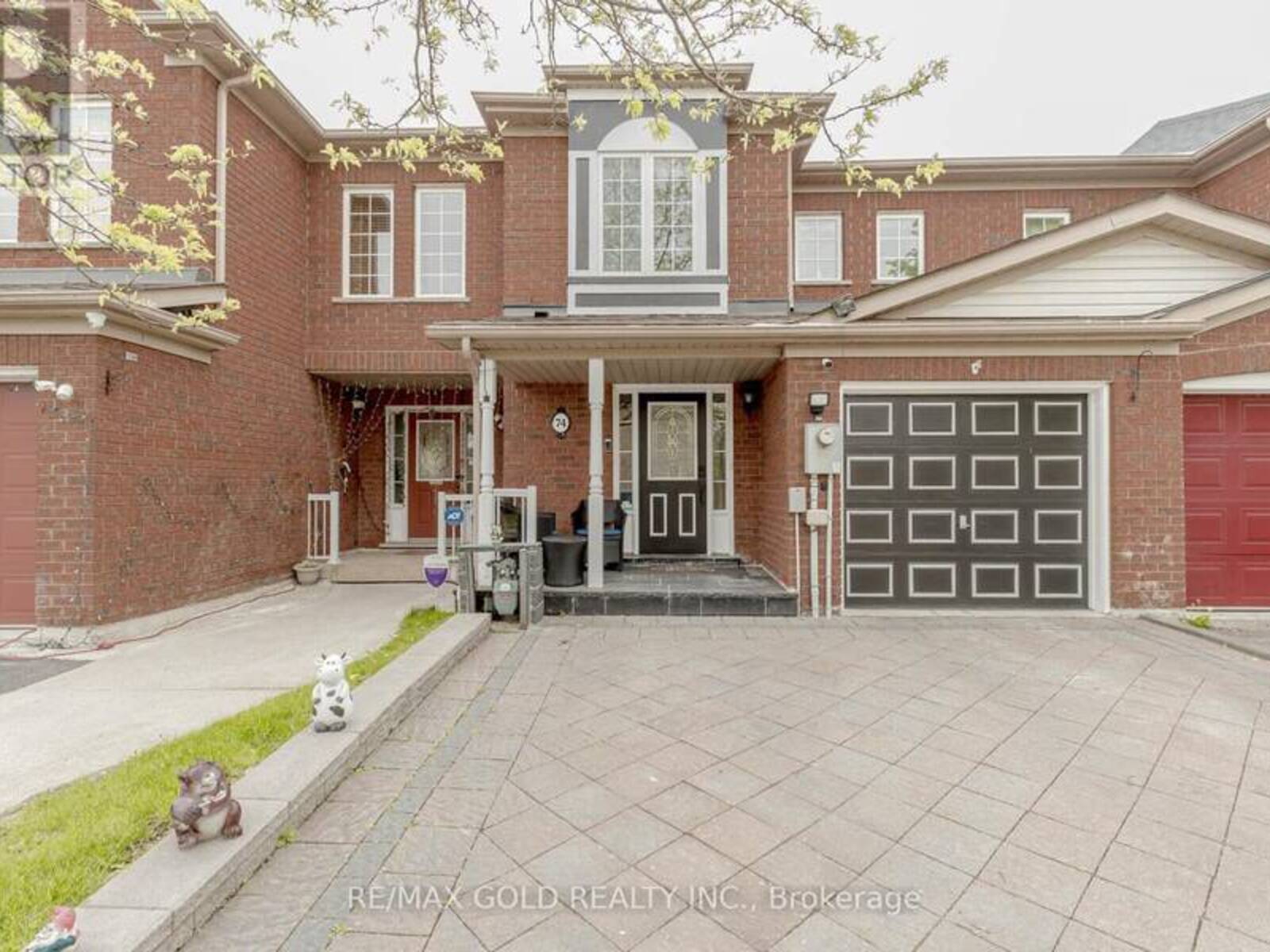 74 MONACO COURT, Brampton, Ontario L7A 1X5