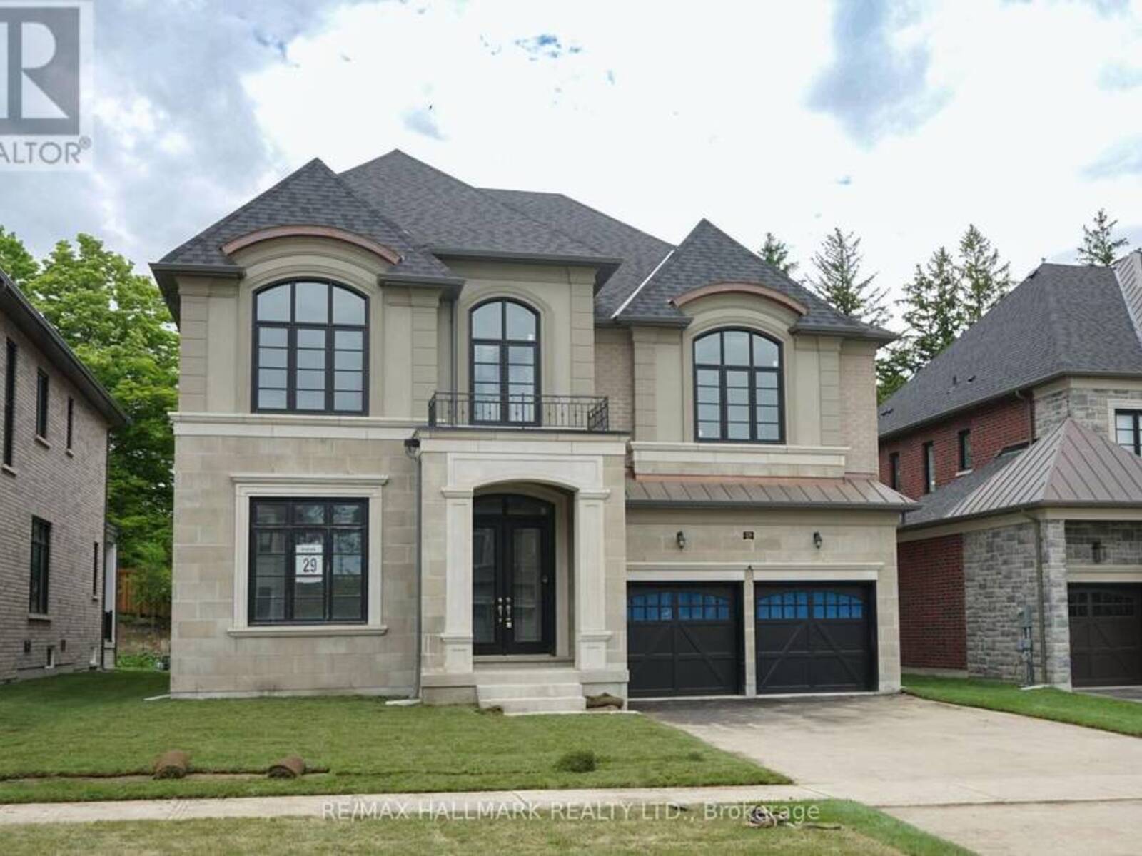 13 CALLA TRAIL, Aurora, Ontario L4G 6W1