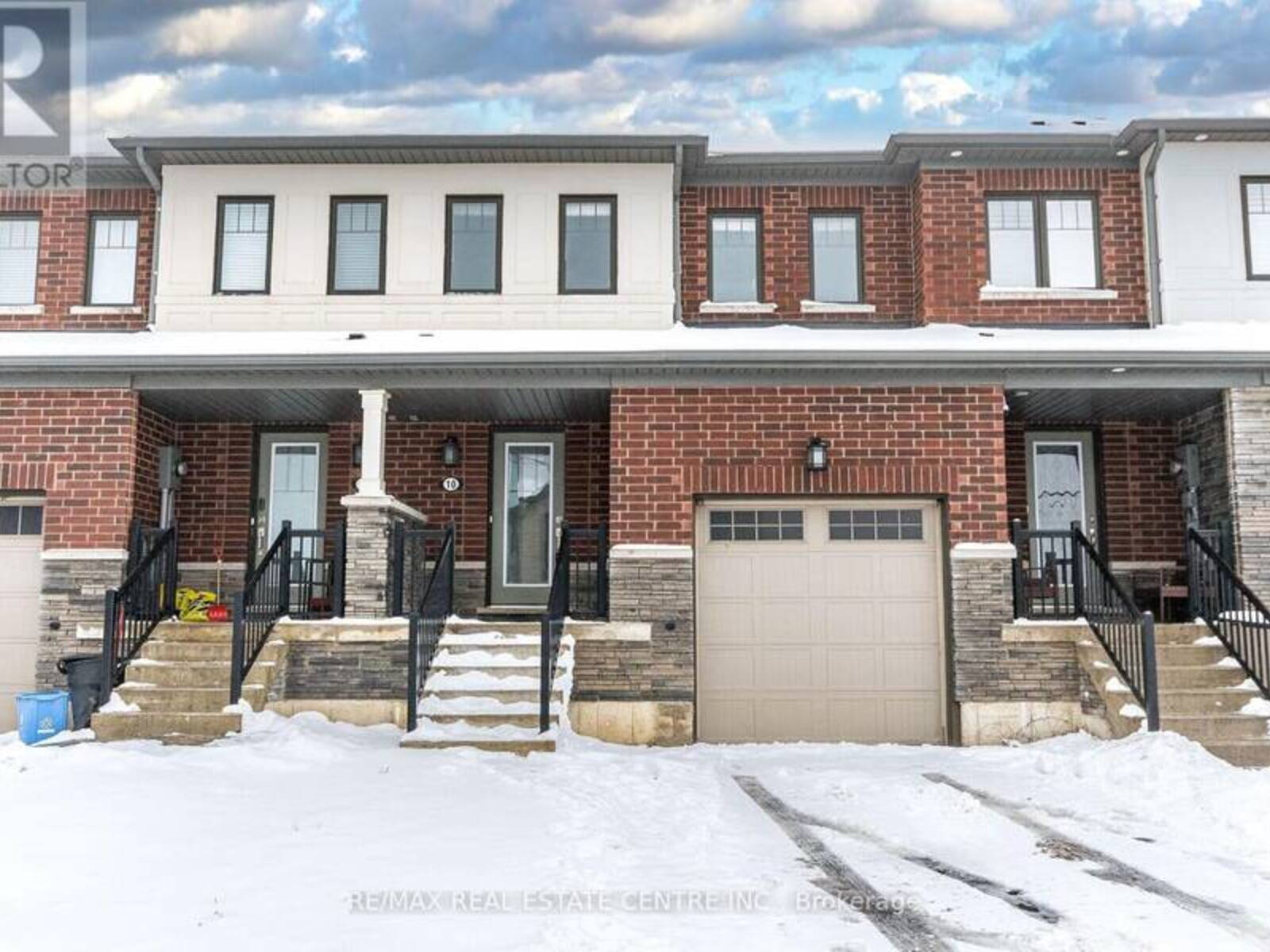 10 UTTER PLACE, Hamilton, Ontario L8J 2V5