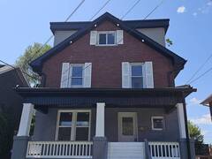 58 KENNETH AVENUE Oshawa Ontario, L1G 5N2