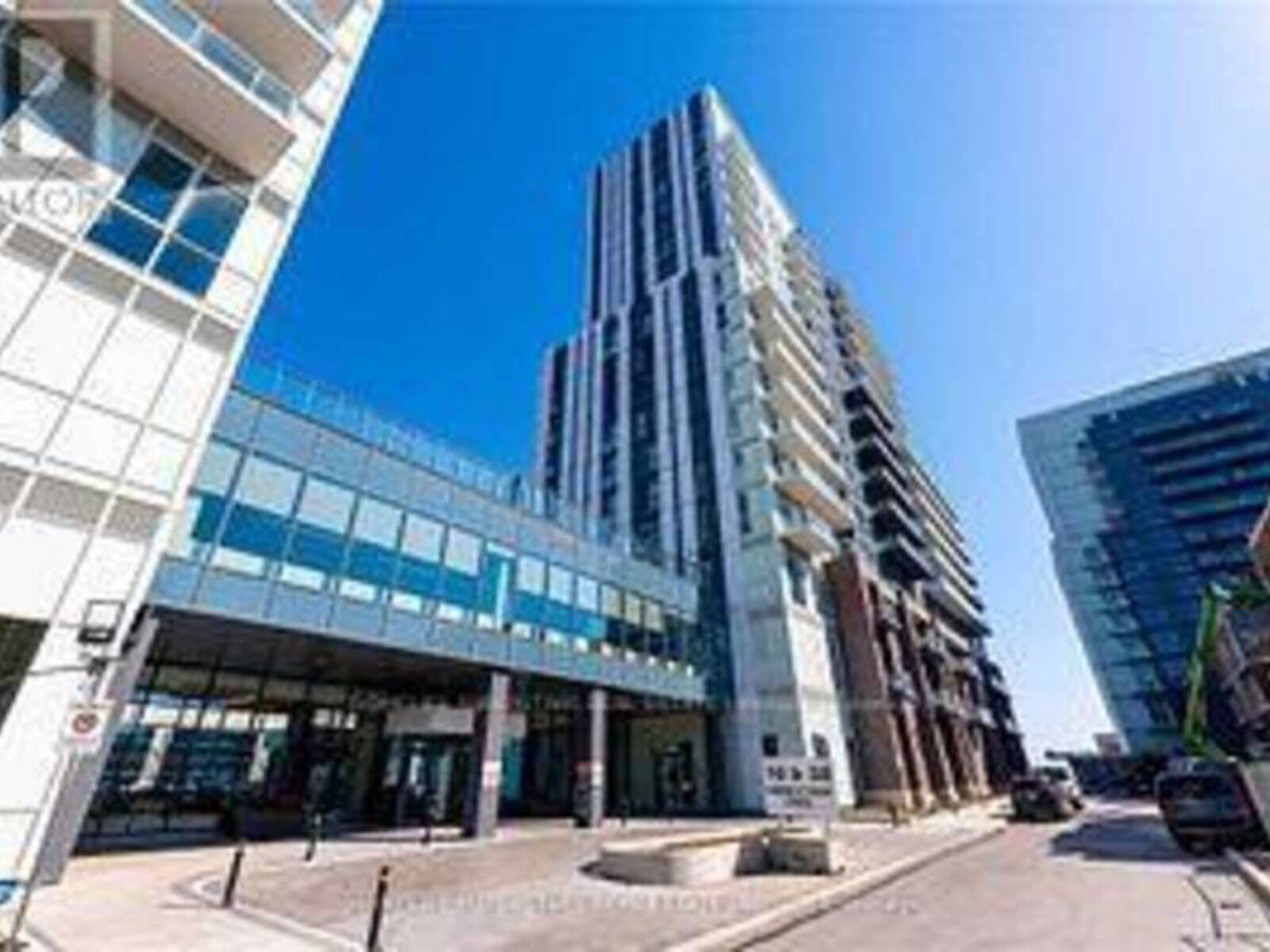 207 - 10 HONEYCRISP CRESCENT, Vaughan, Ontario L4K 0M7