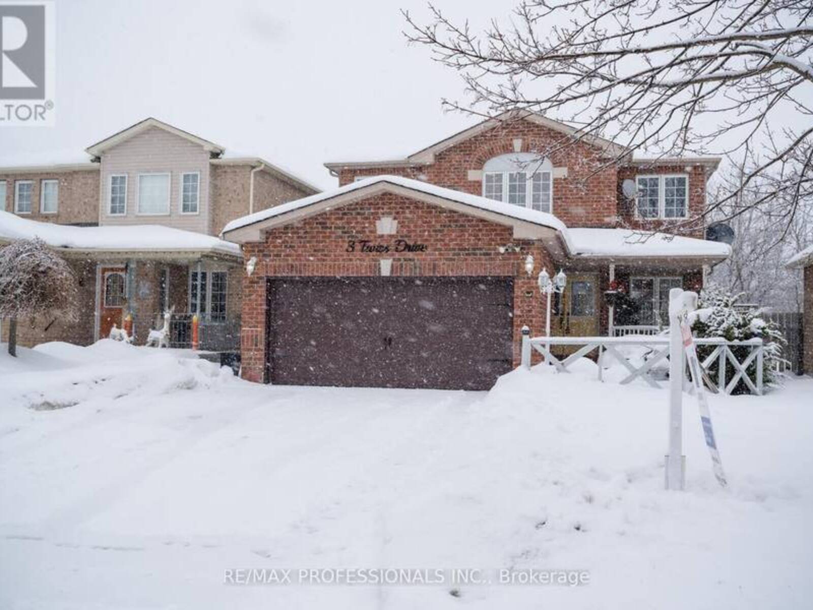 3 TWISS DRIVE, Barrie, Ontario L4N 8P3