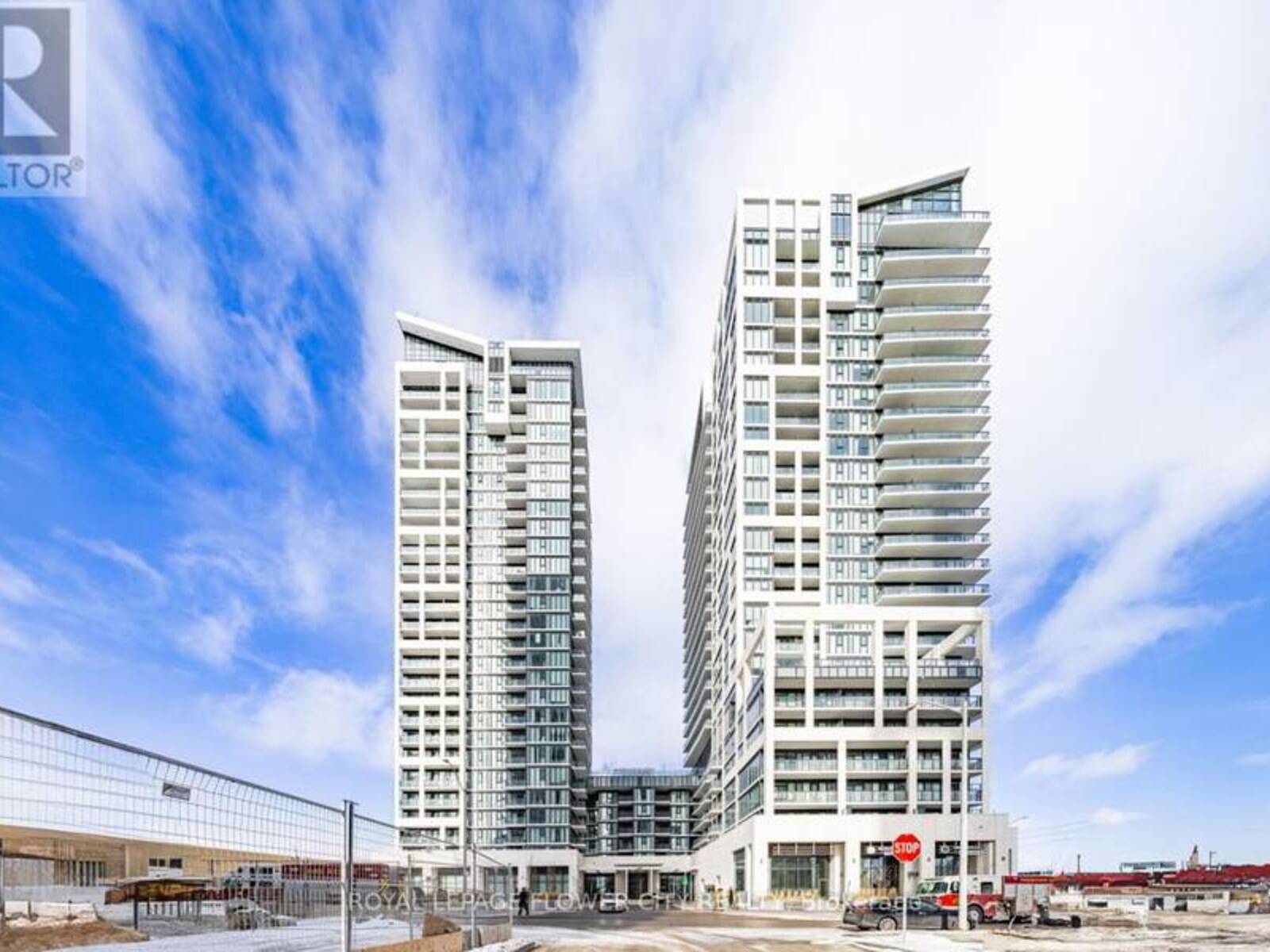 2414 - 9000 JANE STREET E, Vaughan, Ontario L4K 0M6