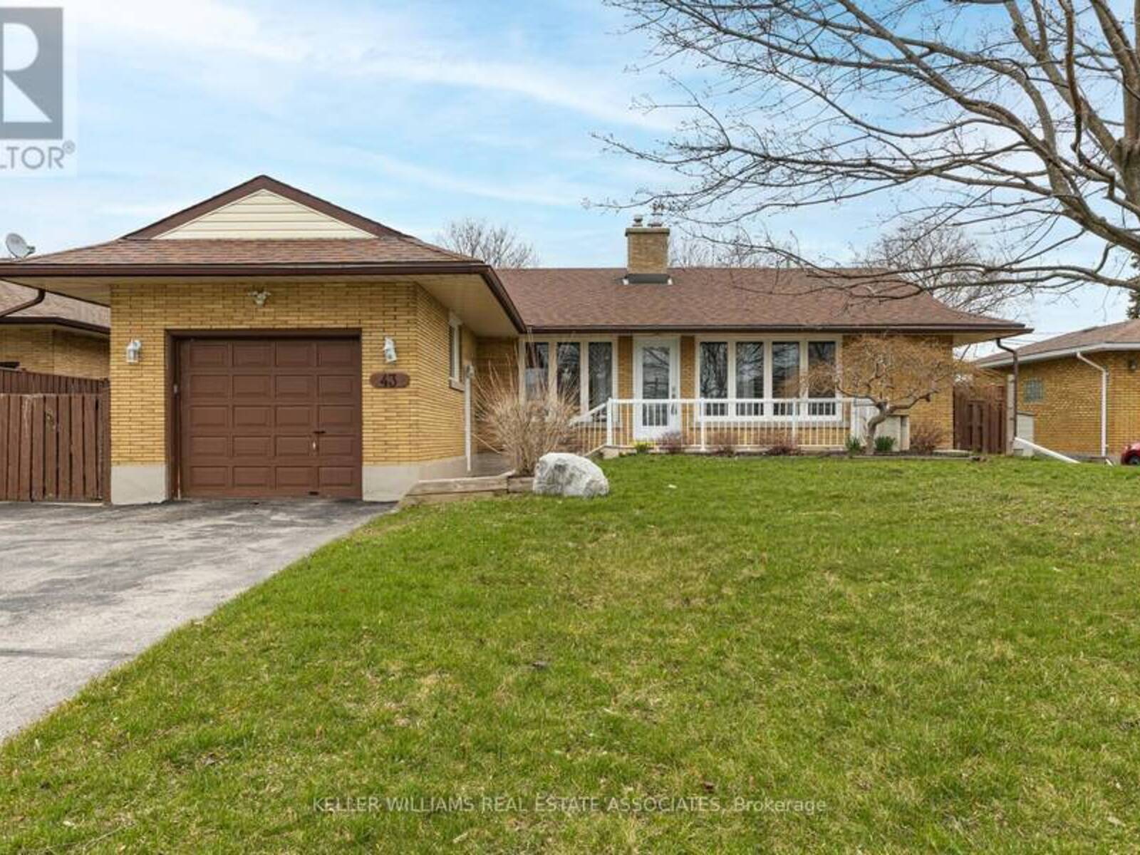 43 ALEXANDER AVENUE, Cambridge, Ontario N1R 5K5