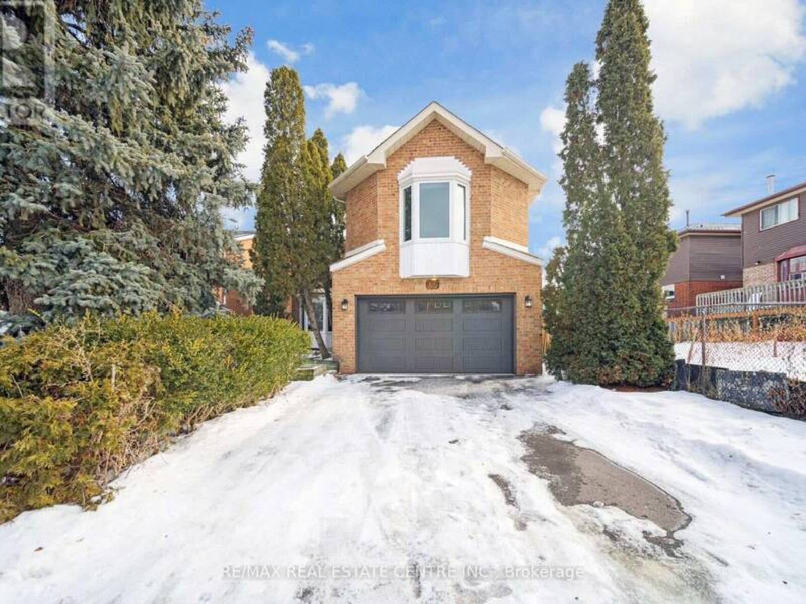 15 HOWELL STREET, Brampton, Ontario L6Y 3H9