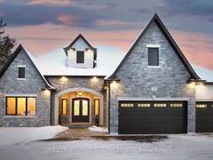 15 SHARON BOULEVARD East Gwillimbury Ontario, L0G 1V0