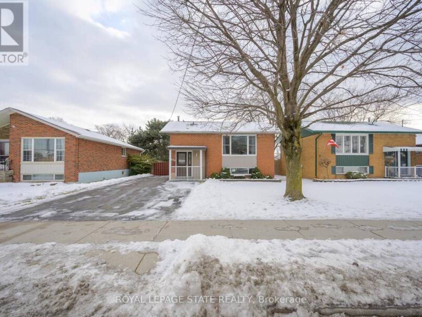 1070 FENNELL AVENUE E, Hamilton, Ontario L8T 1R6