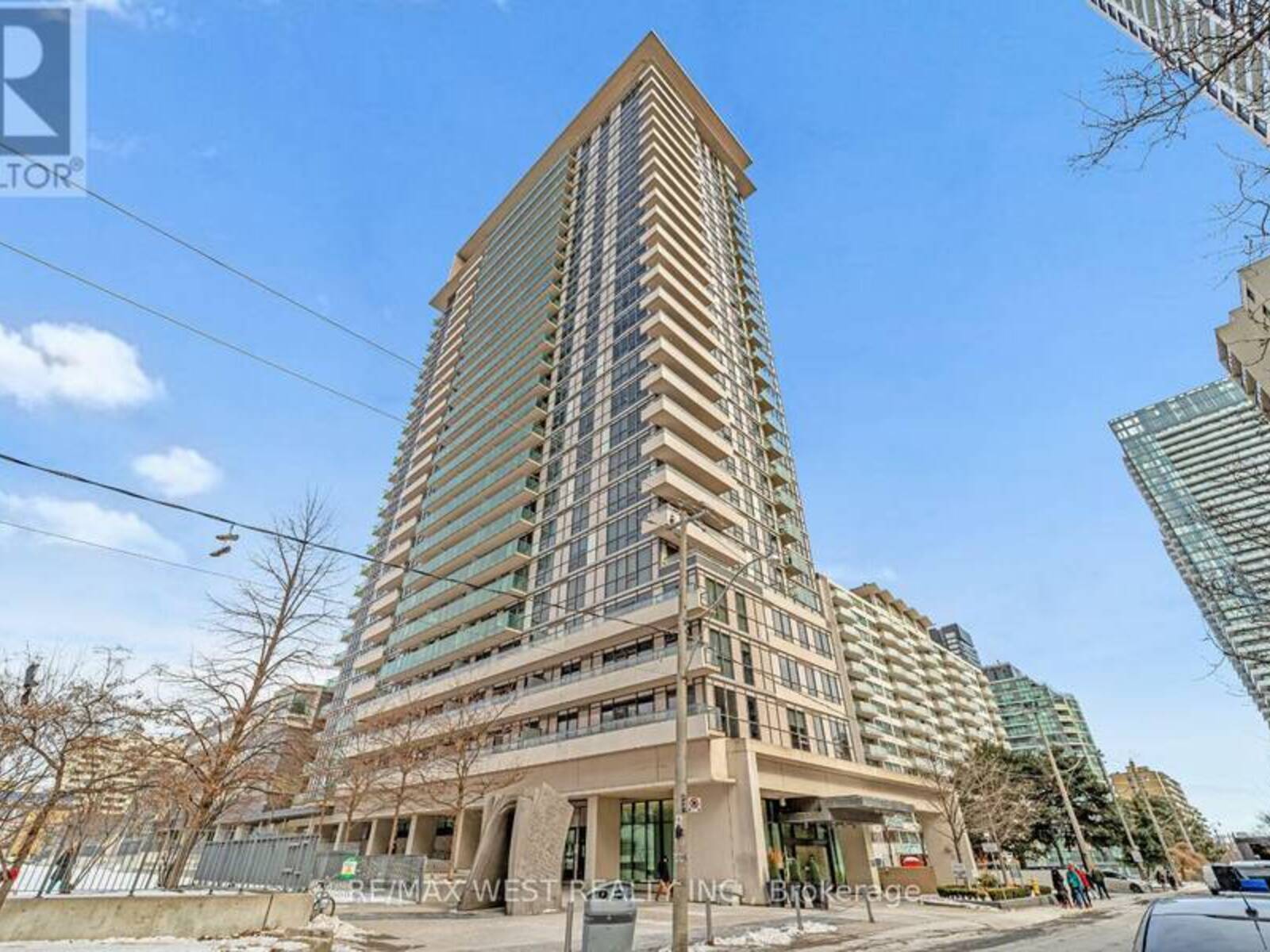 1122 - 70 ROEHAMPTON AVENUE, Toronto, Ontario M4P 1R2