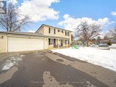 133 EARNSCLIFFE CIRCLE Brampton Ontario, L6T 2B6