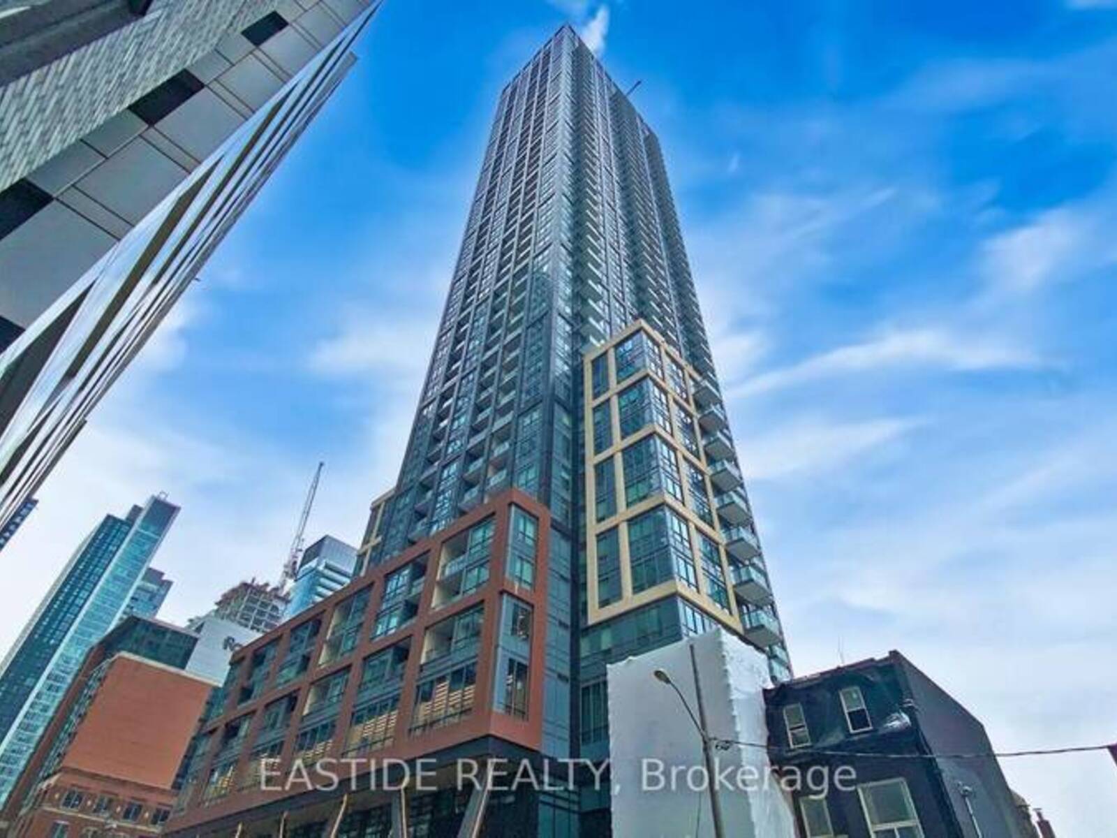 902 - 108 PETER STREET, Toronto, Ontario M5V 0W2