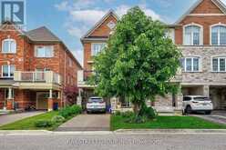 78 MINLOW WAY | Aurora Ontario | Slide Image Two