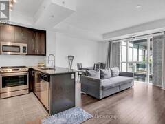 1018 - 15 JAMES FINLAY WAY Toronto Ontario, M3M 0B3