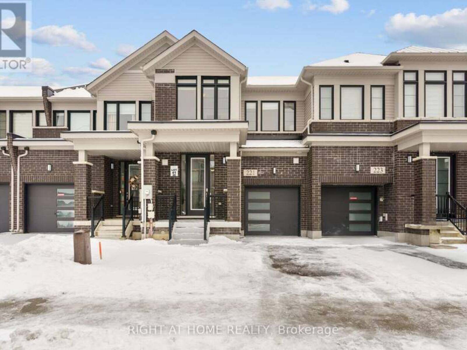 221 PROVIDENT WAY, Hamilton, Ontario L0R 1W0