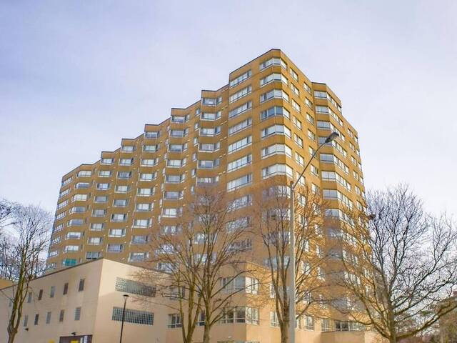 1206 - 4 PARK VISTA S Toronto Ontario, M4B 3M8 - 2 Bedrooms Condo For Sale