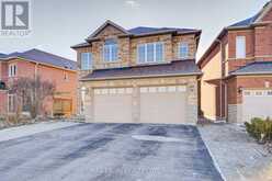 23 LENA DRIVE | Richmond Hill Ontario | Slide Image Four