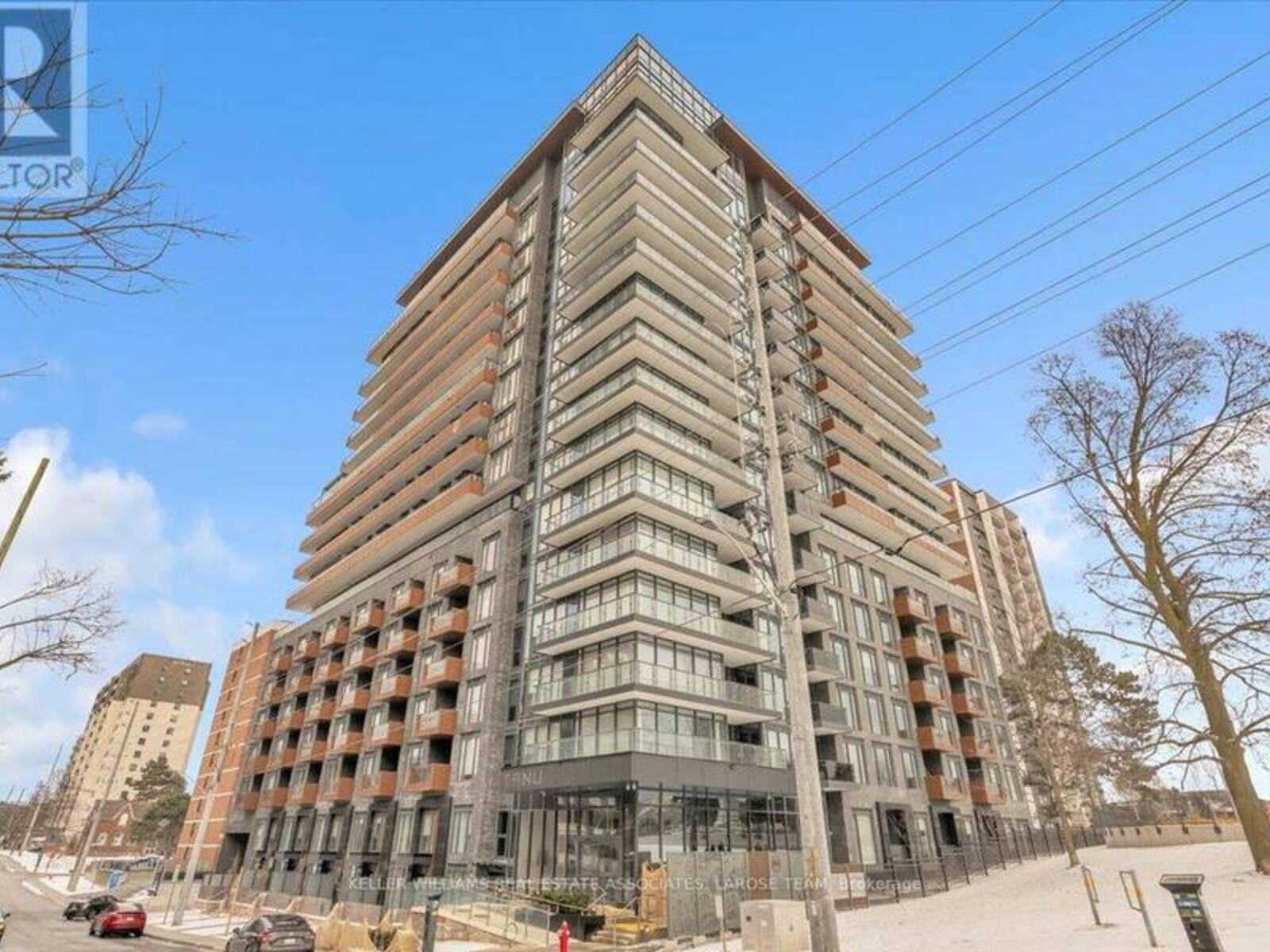 305 - 21 PARK STREET E, Mississauga, Ontario L5G 1L7