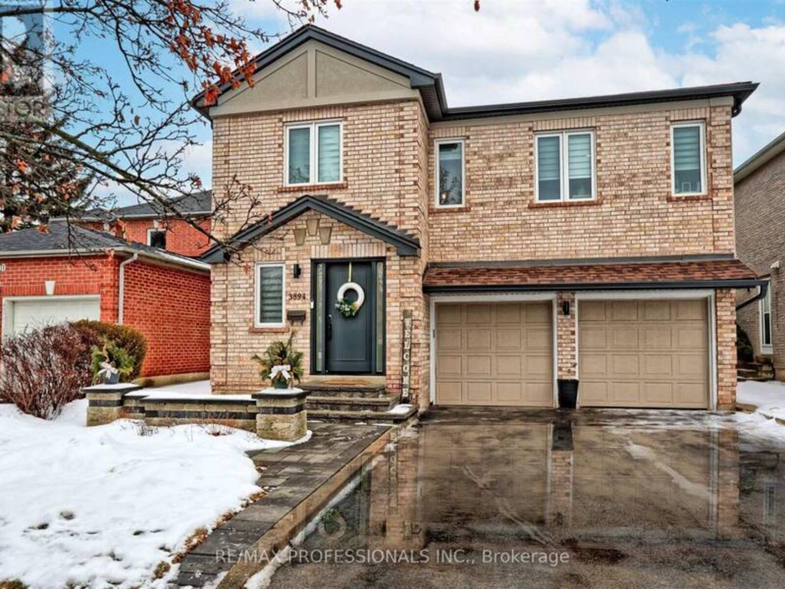 3894 RENFREW CRESCENT, Mississauga, Ontario L5L 4J9