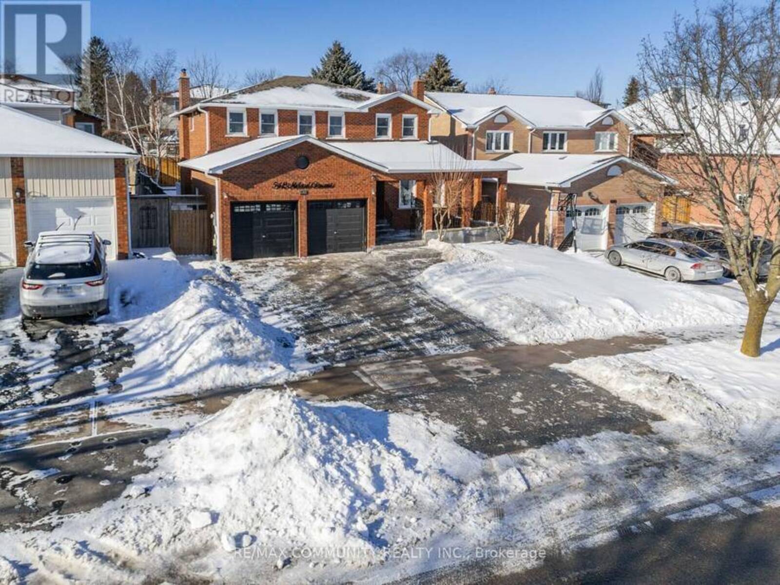 542 MCLEOD CRESCENT, Pickering, Ontario L1W 3M5