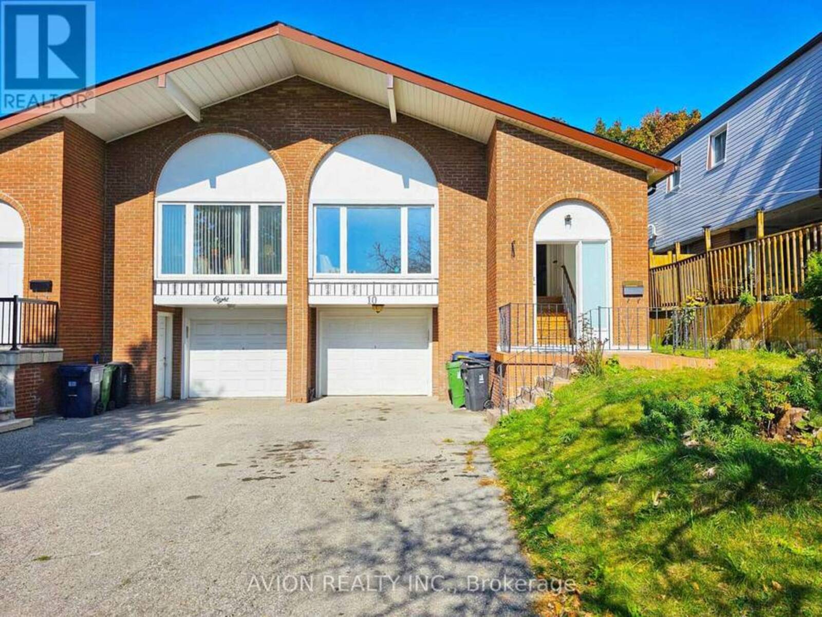 10 CLANCY DRIVE, Toronto, Ontario M2J 2V8