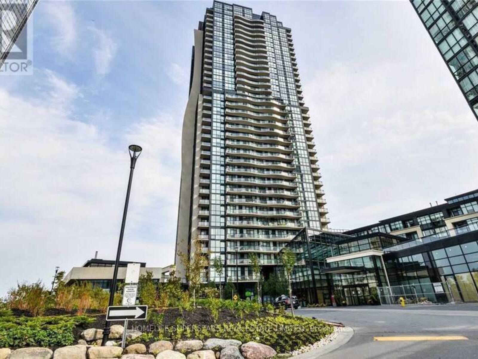 2004 - 2900 HIGHWAY 7 ROAD, Vaughan, Ontario L4K 0G3