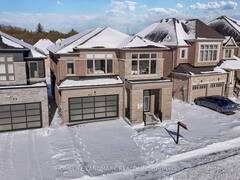 82 KENTLEDGE AVENUE East Gwillimbury Ontario, L9N 0V9