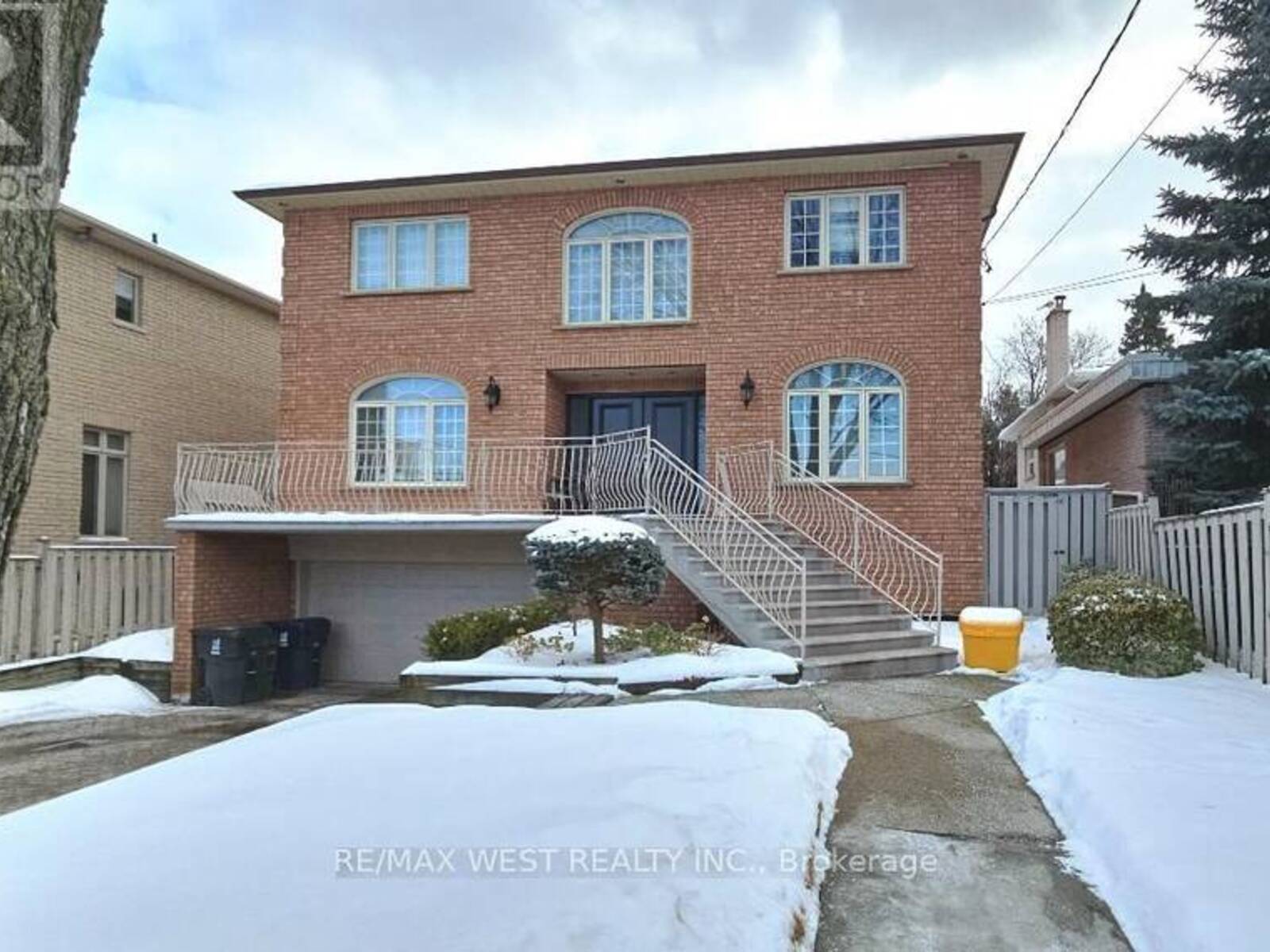 63 CODSELL AVENUE, Toronto, Ontario M3H 3V8