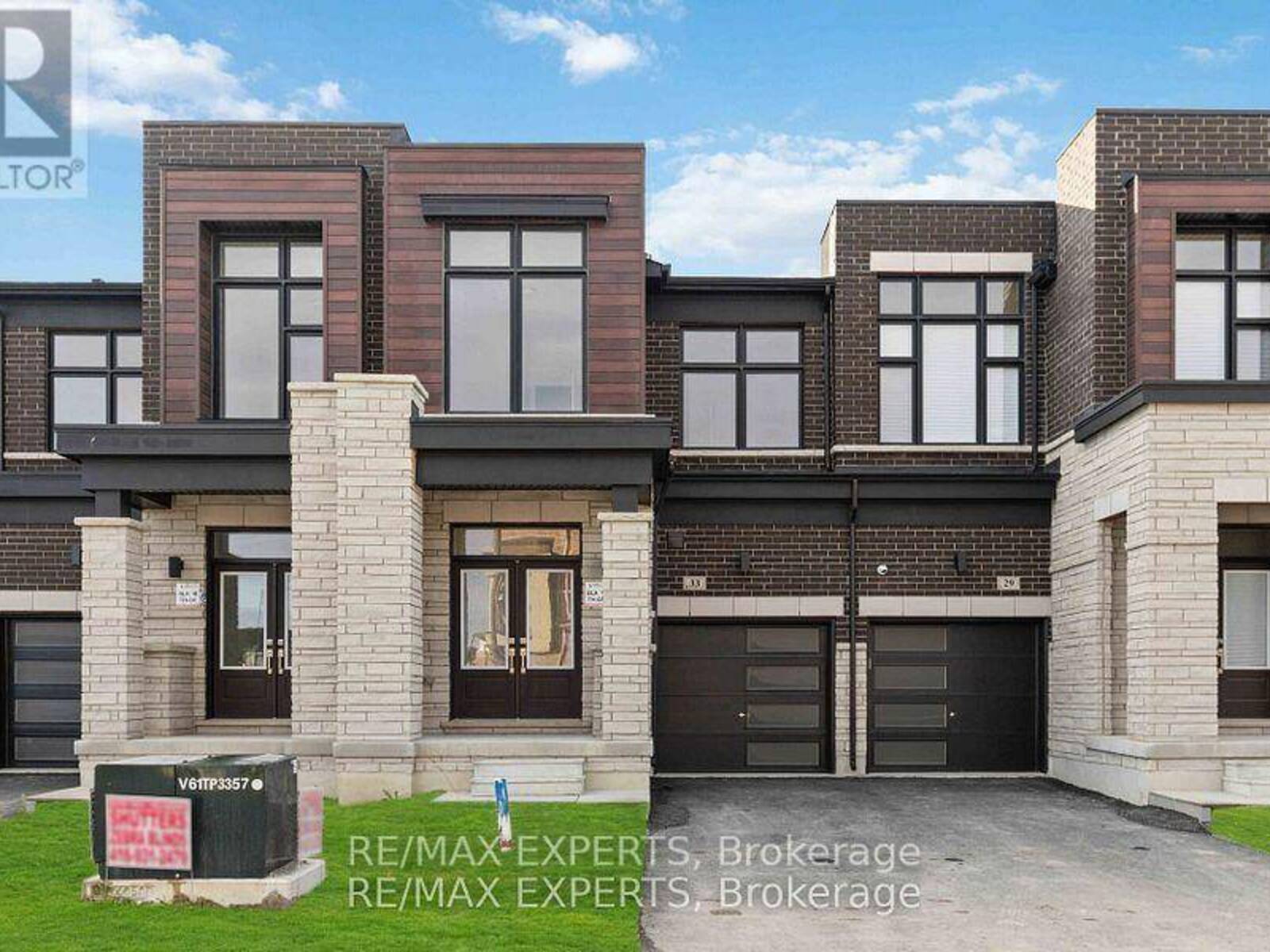 33 KINLOSS STREET, Vaughan, Ontario L4H 3N5