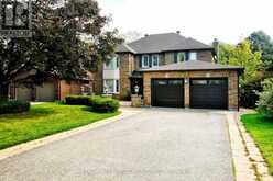 8 PETCH CRESCENT | Aurora Ontario | Slide Image One