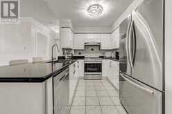 615 - 29 NORTHERN HTS DRIVE N | Richmond Hill Ontario | Slide Image Six