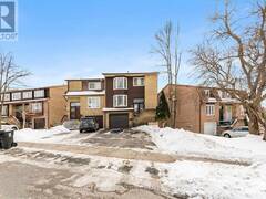 49 HENRY WELSH DRIVE Toronto Ontario, M2R 3P3